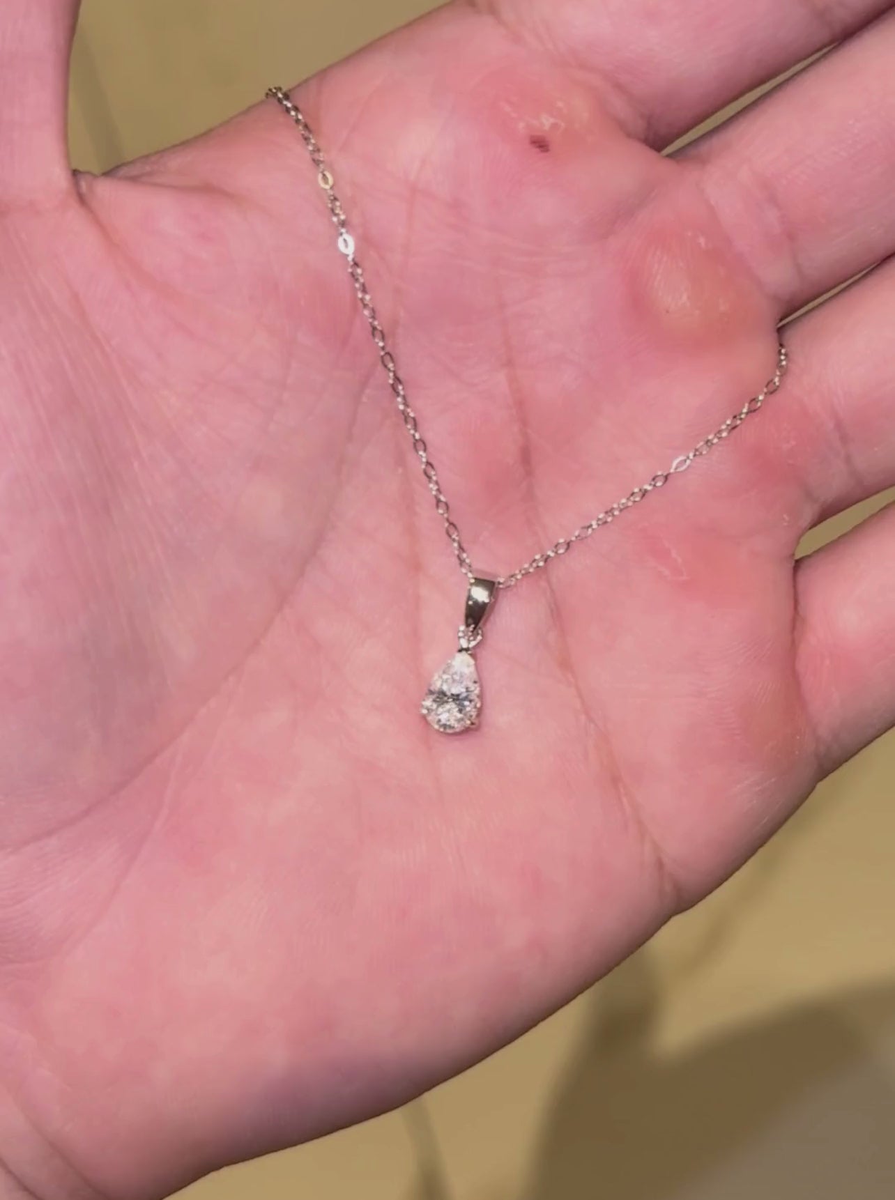 Collar Pera
