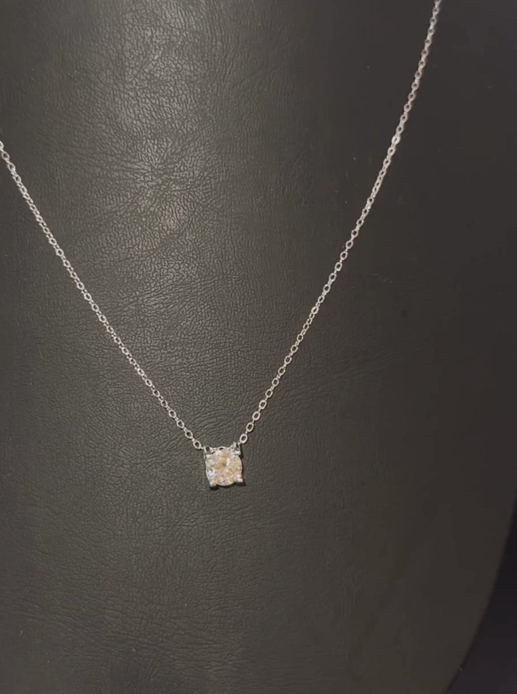 Collar stud 1ct