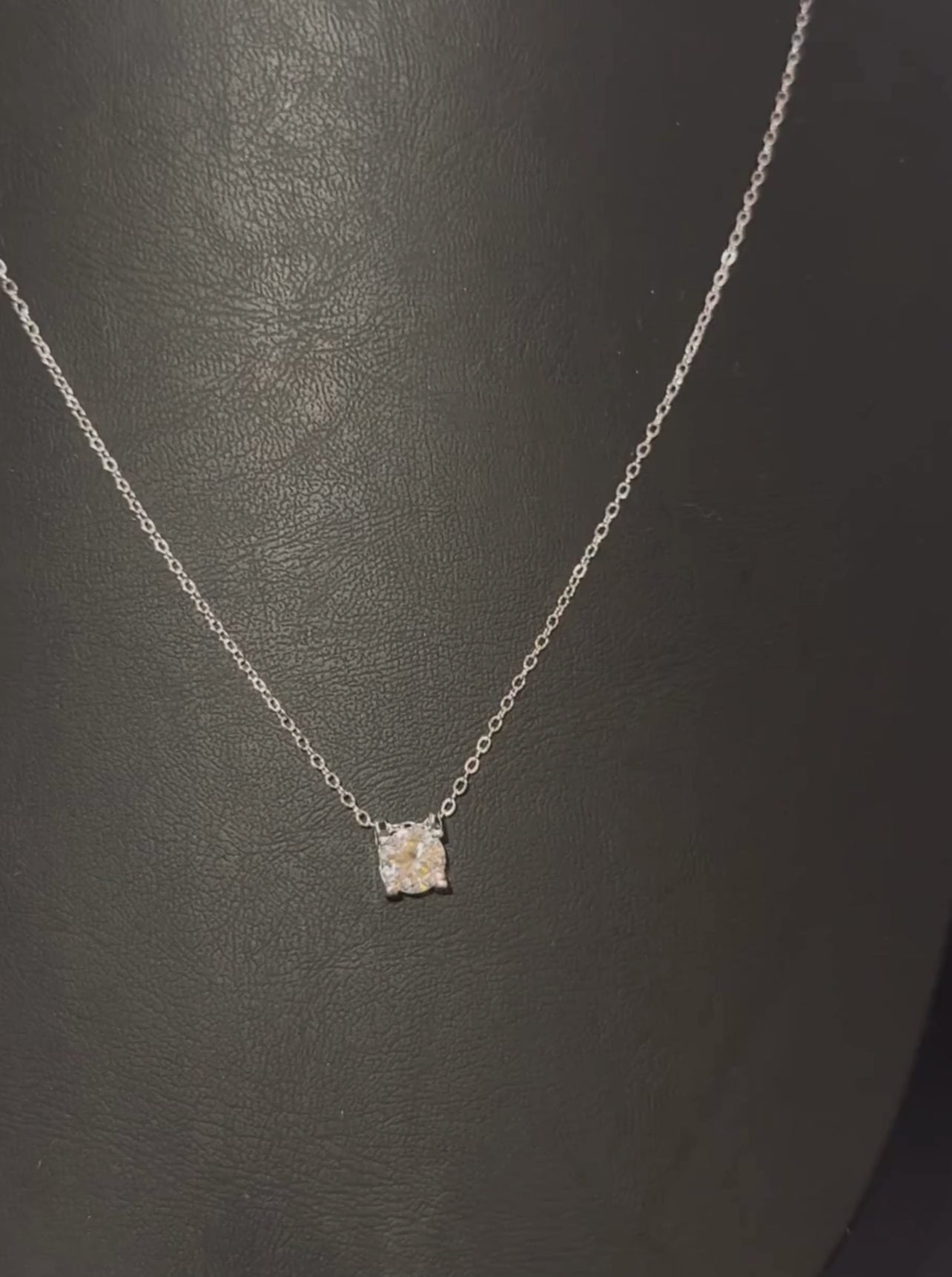 Collar stud 1ct